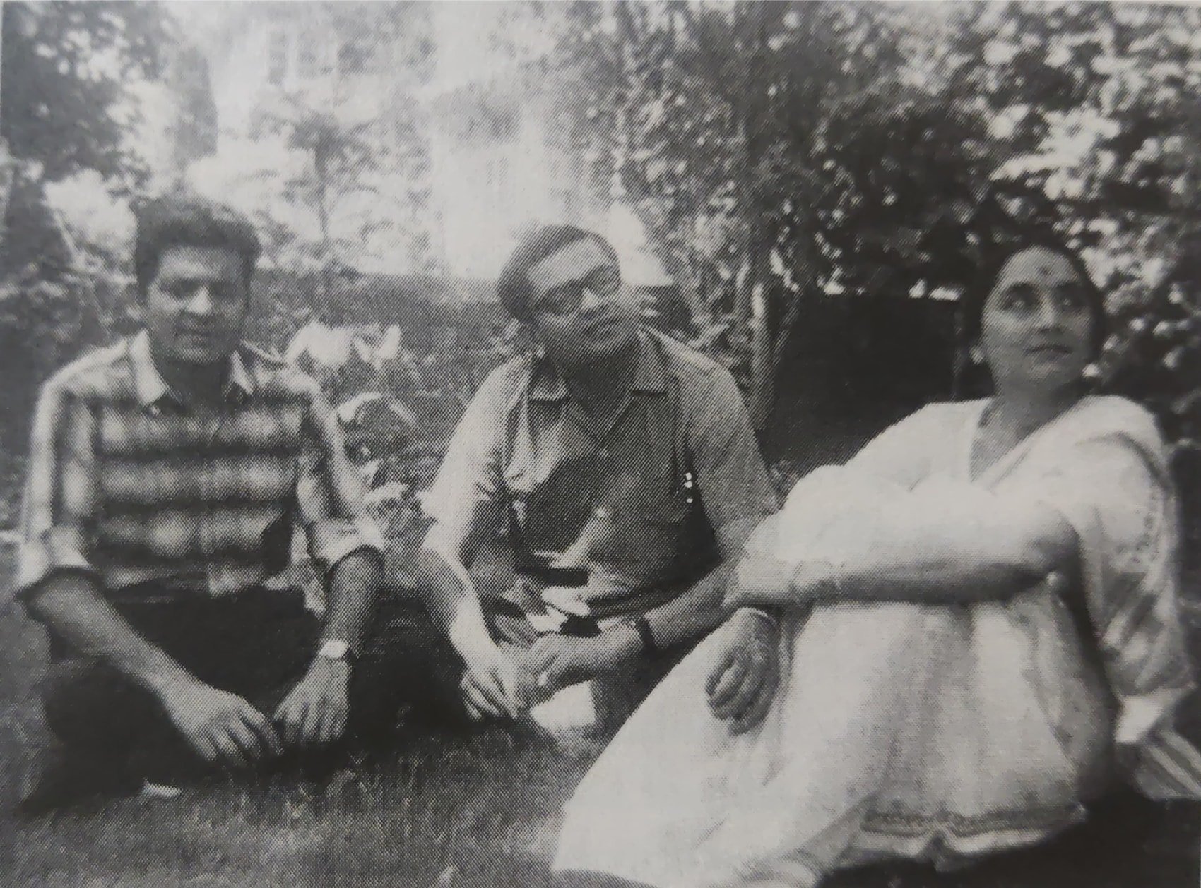 Desai with her music teacher Yunus Hussain Khan and Jagdish Bhagwati in Delhi, c. 1964